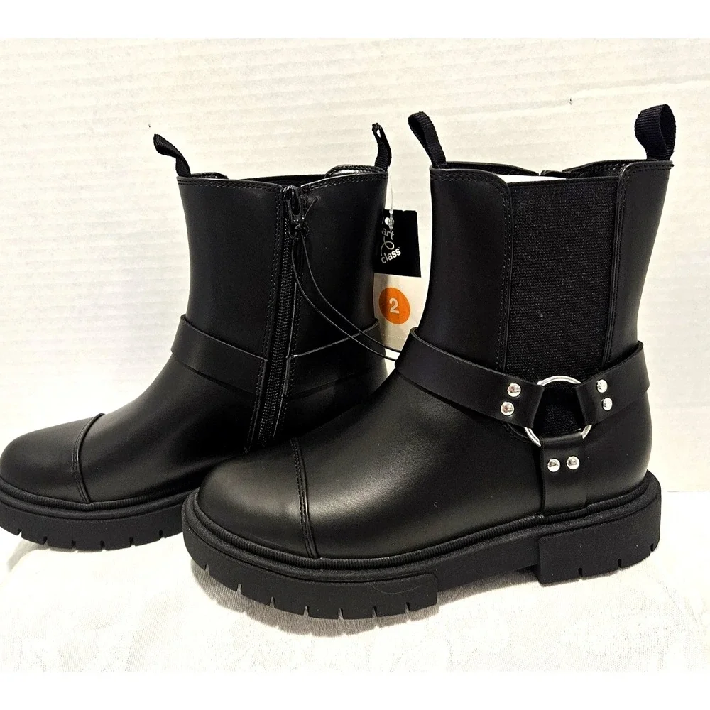 Art Class Kid's Size 2 Black Boots w/Silver Buckle Inside Zip Stretch Panel